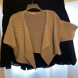 Gray tunic shawl